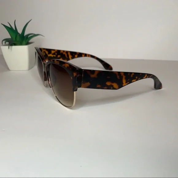 Leopard Cat Eye Sunglasses - Picture 4 of 5